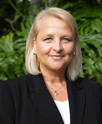 Babett, Herzil, General Manager, Bahia Resort Hotel